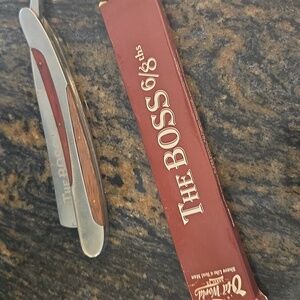 The Boss Straight Razor with Wooden Handle